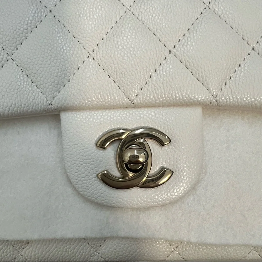 Chanel White Medium Classic Flap Bag - Picture 3 of 15